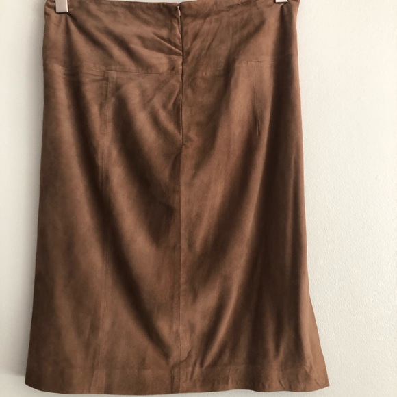Unworn absolutely gorgeous suede skirt - Picture 2 of 4